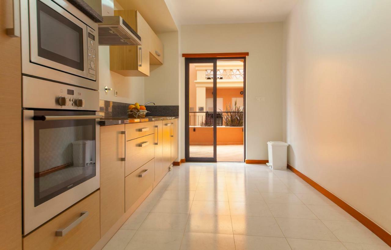 B27 - Luzbay 2 Bed Apartment Extérieur photo
