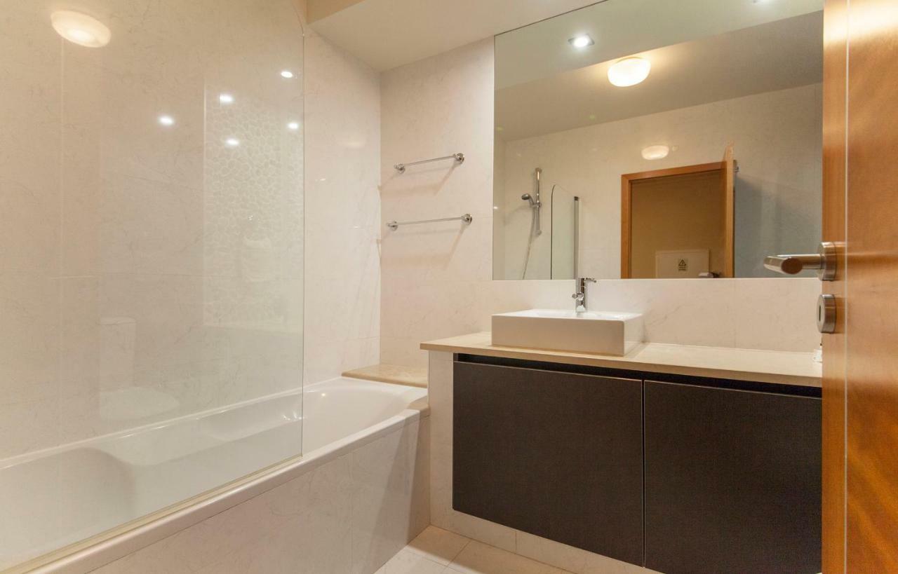 B27 - Luzbay 2 Bed Apartment Extérieur photo