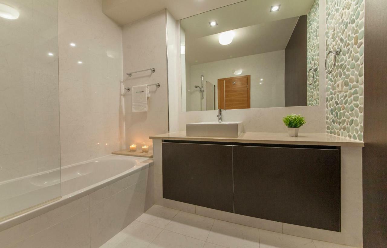 B27 - Luzbay 2 Bed Apartment Extérieur photo